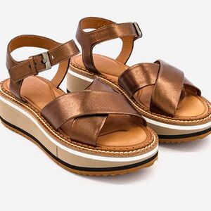 Robert Clergerie ‘Fara’ Sandals with Crossover Design in Bronze - New